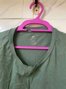 H&amp;M Regular Fit Tshirt - XXL (worn once)