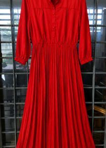 Elegant Red Pleated Midi Dress