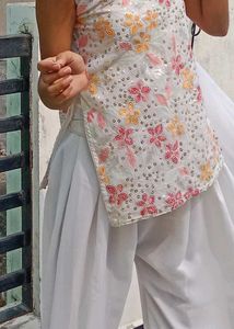 Beautiful Embroidered Kurta Set
