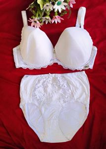 Lace Trim Bra with beautiful brief