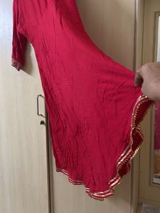 Elegant Red Embroidered Kurta