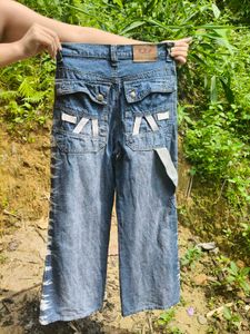 Y2K Wide-Leg Flare Jeans with Side Bleac