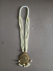 Pearl Necklace with Gold Pendant