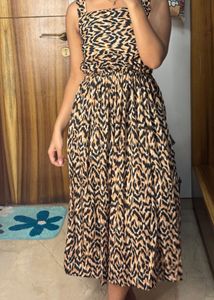 Chic Leopard Print Midi Dress