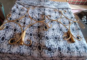 Vintage Gold Metal Flower Hangings (1pair)