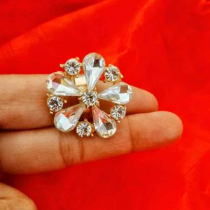Sparkling Rhinestone Flower Ring