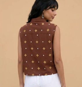 Embroidered Sleeveless Blouse