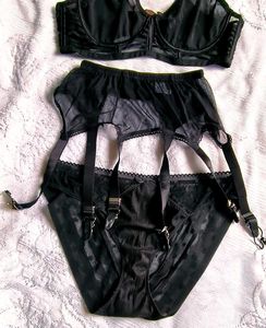 black Victoria secret lingeri set