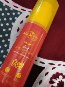 Aqualogica Dewy Sunscreen Spray SPF 50+