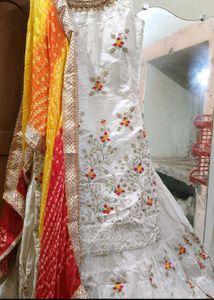 Ream-Coloured &amp; Red Floral Embroidered Cotton Anar