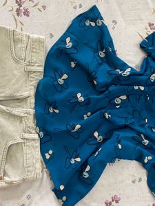 Blue Floral Ruffle Sleeve Top 💙