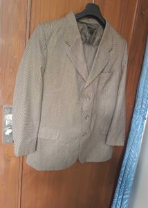 Men's Classic suit perfect for formal n party wear