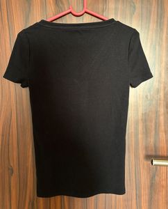 GAP Fitted V-Neck Top