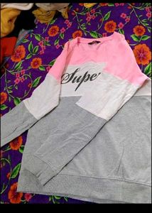 Sweatshirt with "Superior" Print