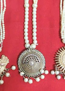 Set of 3 Traditional Pearl Necklaces