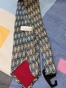 Shemoy Tie