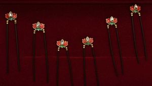 Lotus Hair U Pins - Set of