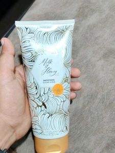 Oriflame Milk &amp; Honey Sugar Scrub