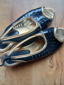 Stylish Black & Gold Peep-Toe Flats