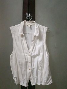 Chic Sleeveless White Button-Up Top
