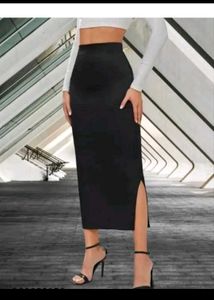 Chic Black Midi Skirt with Slit