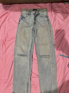 Light Wash Ripped Jeans