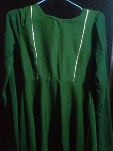 Elegant Green Kurta Set with Floral Dupatta
