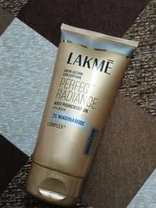 Lakme Perfect Radiance Facewash