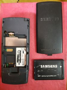 NOT CHARGED/DEAD Samsung B200, keypad phon