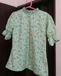 Balloon Sleeved Green Top