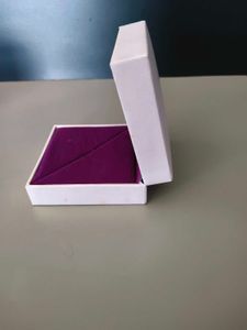 CaratLane ring Box