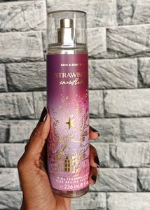 Strawberry Snowflake bath &amp;body works mist