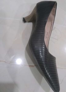 pointed toes pumps heels