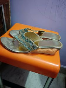 Very Stylish Comfortable Sandal For Women