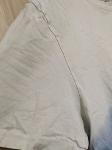 H&amp;M Round Neck T Shirt(Boys Clothing)