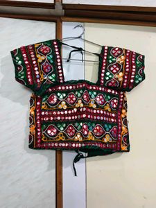Embroidered Mirror Work Blouse 💓