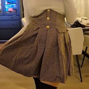 Brown Pin Check Pleated Skirt (Brand New))