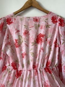 Chic Pink Floral Pleated Mini Dress