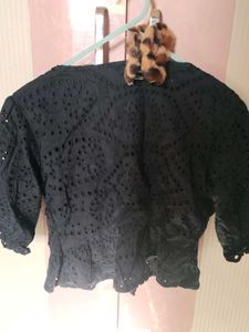 Chic Broderie Anglaise Crop Top