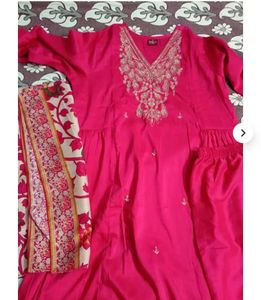 Beautiful Pink Embroidered Kurta Set