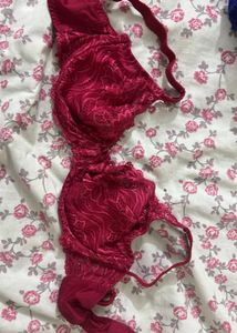 green and red lacy bras💕