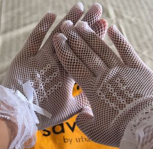 Savana Unused White Lace Gloves with Bow