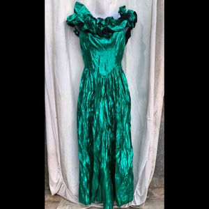 111712. Sparkling Emerald Green Gown