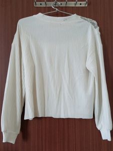 Cream White Top, With Net And Lace Neck. Size : L