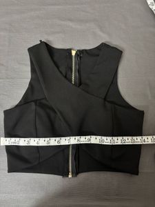 Black Sleeveless Crop Top