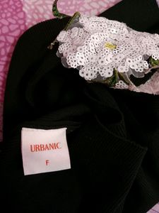 ❗️PRICE DROPPED❗️URBANIC UNUSED NEW BLACK CROP TOP