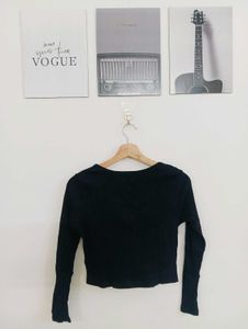 Black Button-Up Cropped Cardigan