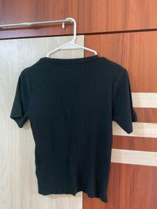 Black Ribbed Zipper Top
