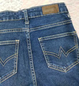 GAP Raw Hem 👖 Jeans 💙 Price Reduced 📢