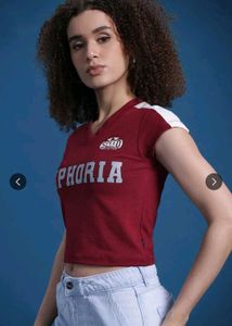 V-Neck crop tee🚨